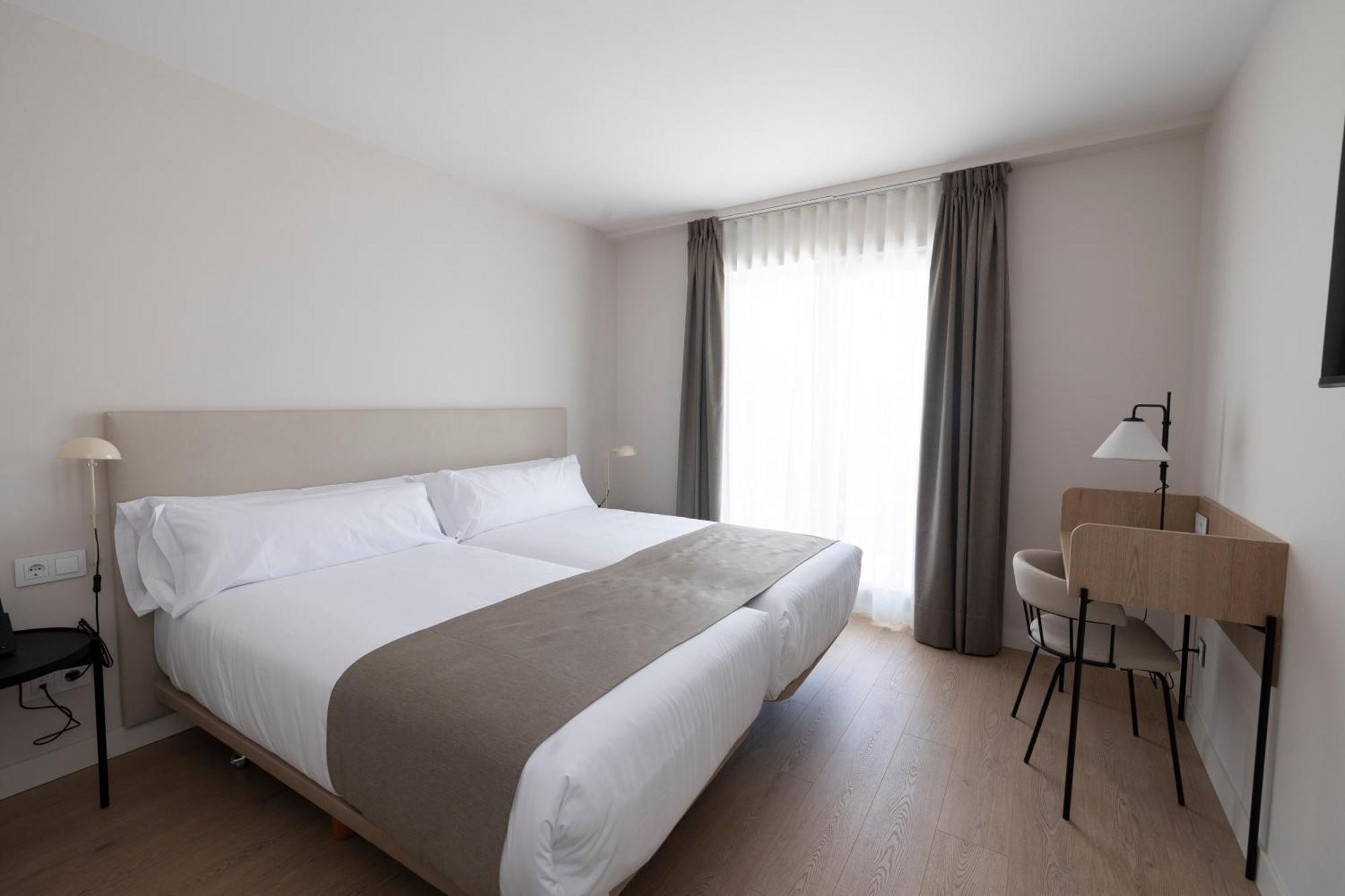 Hotel H4 Cangas 3 Superior Экстерьер фото