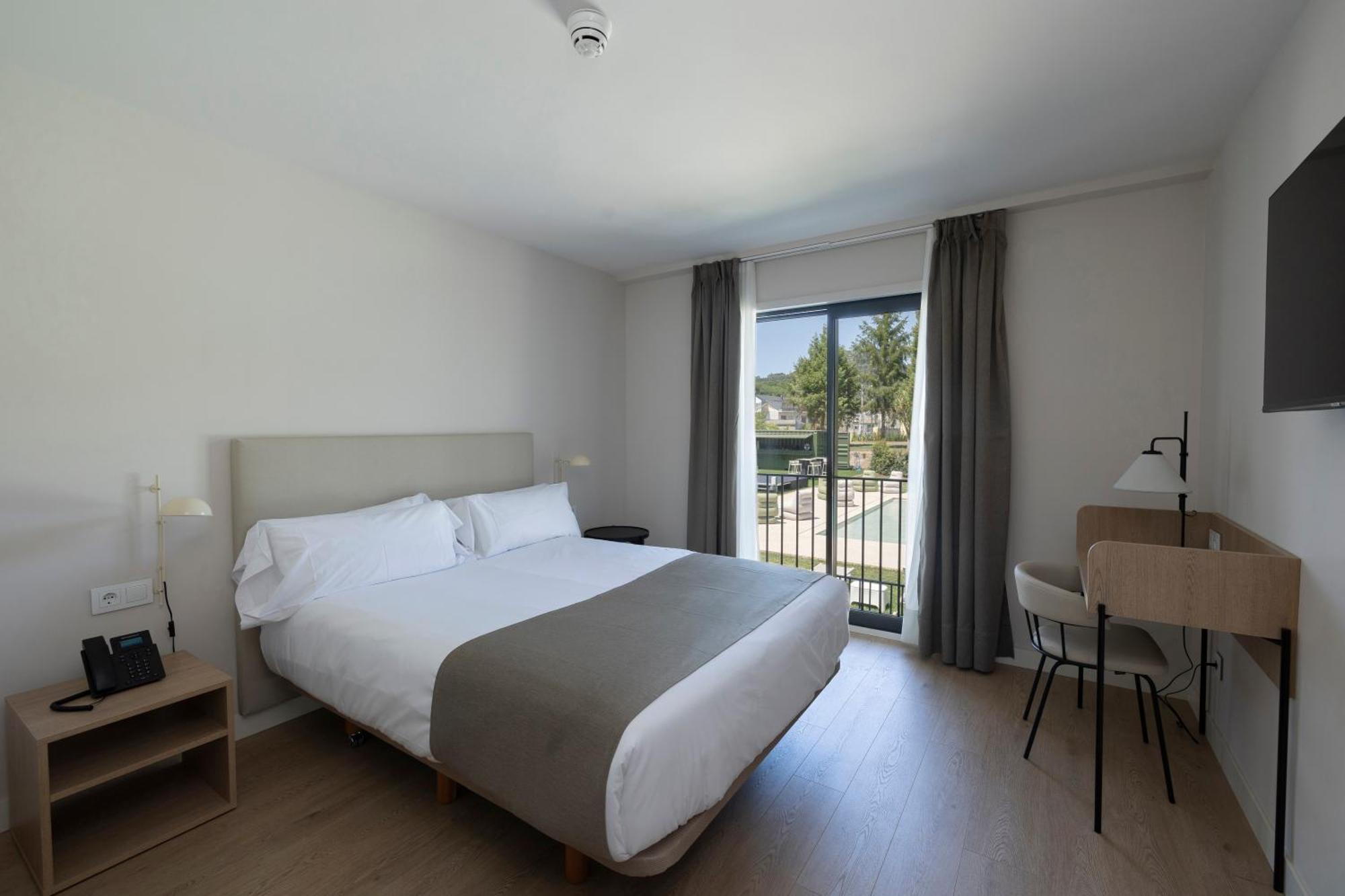 Hotel H4 Cangas 3 Superior Экстерьер фото